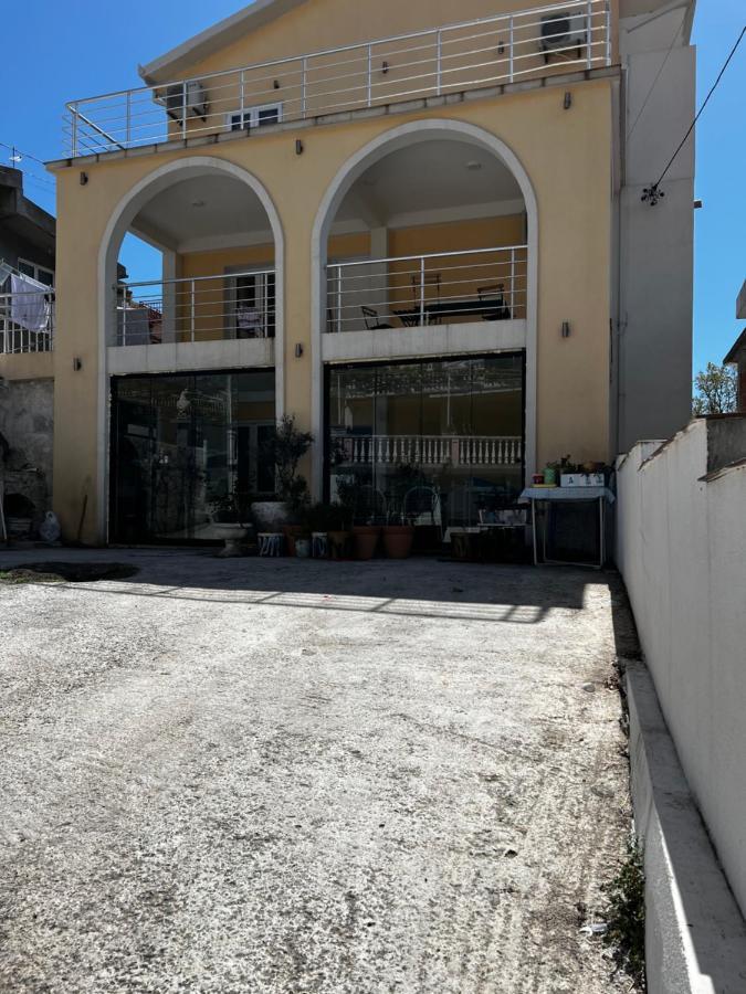 In Villa Guesthouse Sutomore Exterior photo