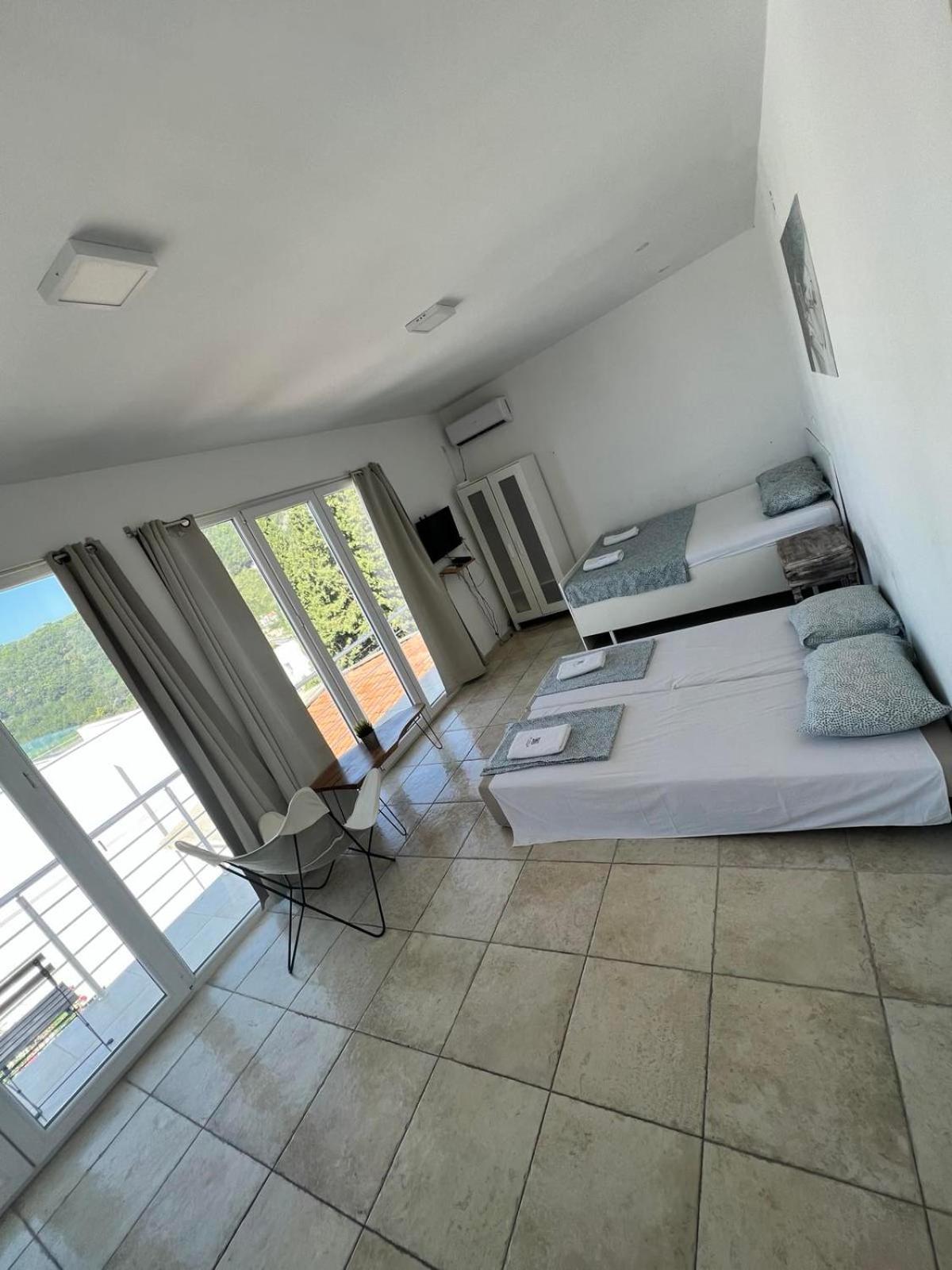 In Villa Guesthouse Sutomore Exterior photo